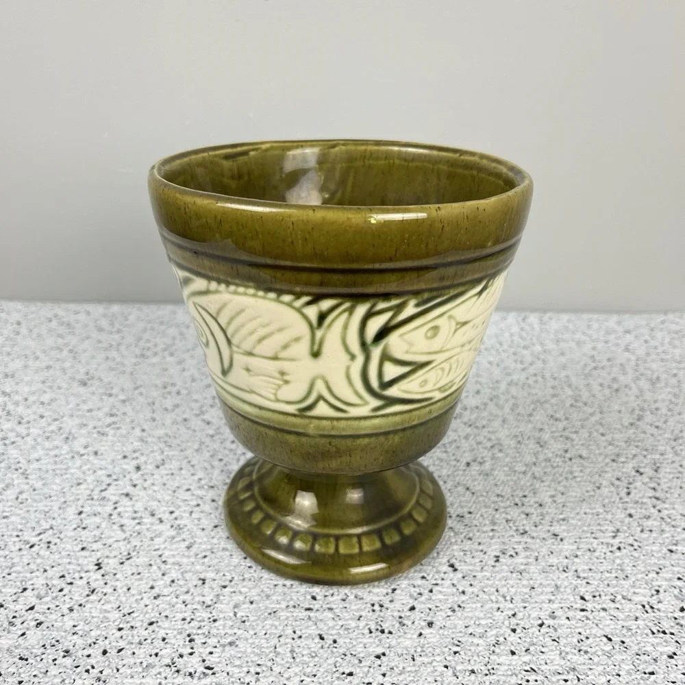 Vintage Mid Century‎ Avocado Green Pedestal Fish Pattern Pottery Planter 6.5